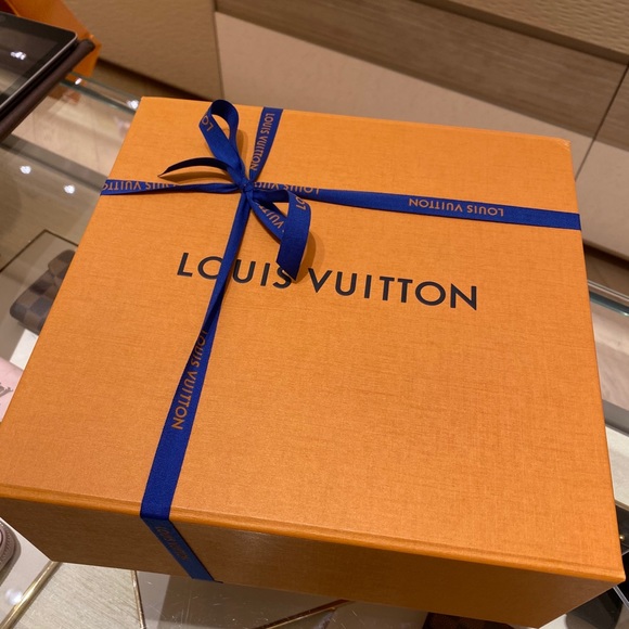 Meet your Posher, Peter - Picture 1 of 1